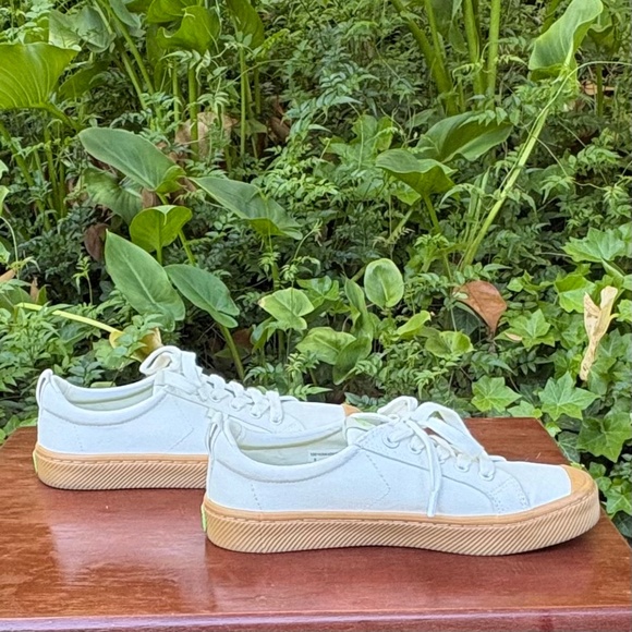Cariuma OCA Off-white Canvas Sneakers - Picture 3 of 5